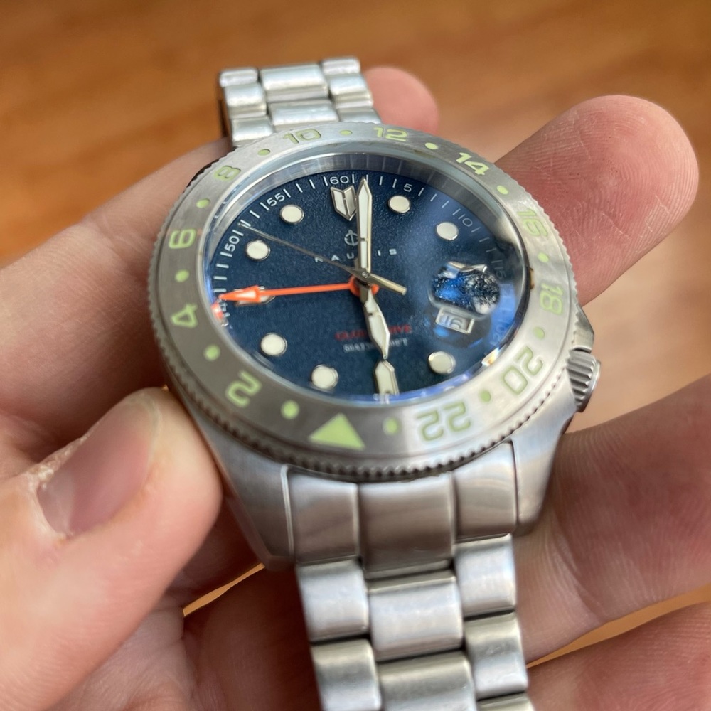 Nautis global dive watch